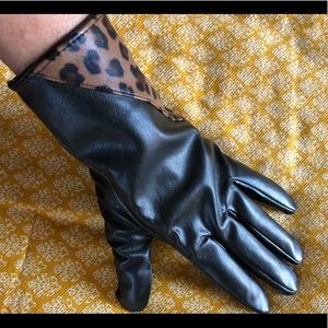 🎄PRE-HOLIDAY SALE🎄NWOT faux leather gloves
